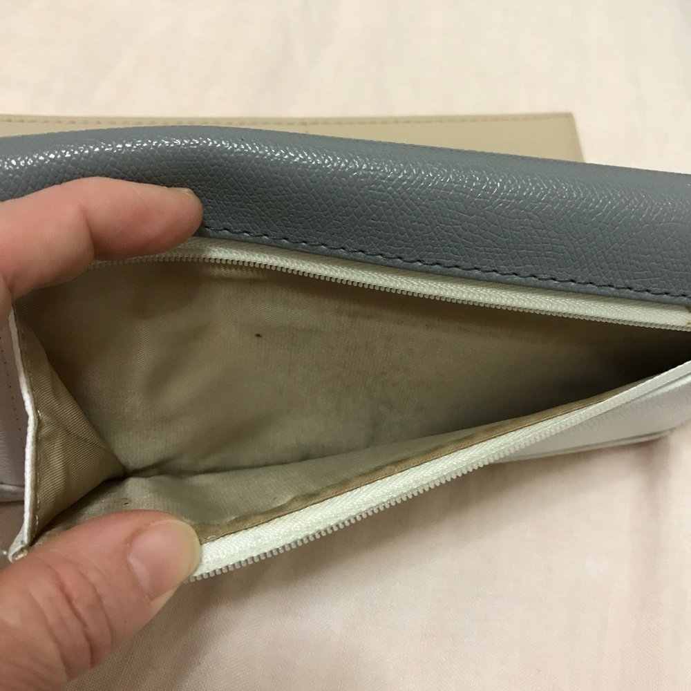 Guess Wallet Gray and White - Picture 6 of 12